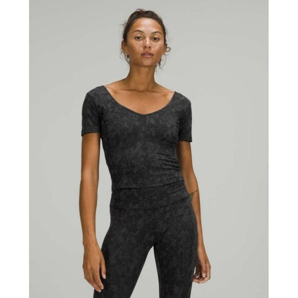 Lululemon Align T-shirt Hideaway Camo Deep Coal Multi Size 6 EUC - Picture 1 of 4